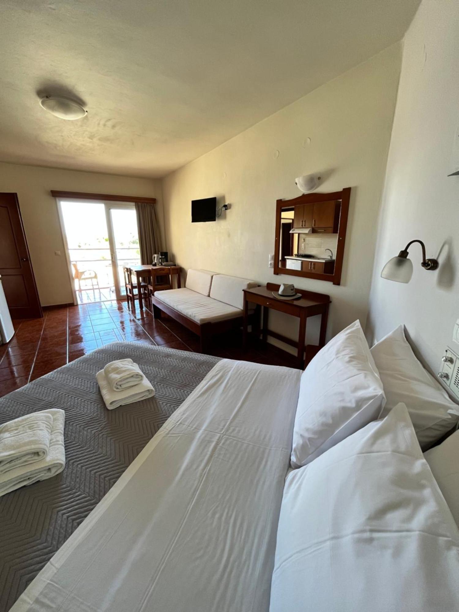 Iolkos Hotel Apartments Kato Daratso Dış mekan fotoğraf
